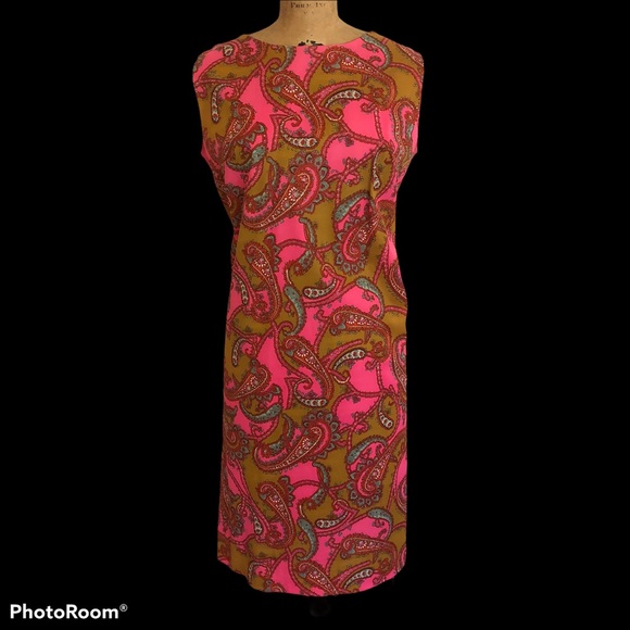 Vintage Dresses & Skirts - Vintage 60s Vibrant Pink Paisley Mini Dress